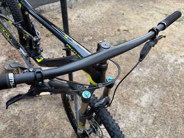 Giant Anthem 27.5 2 2016 2016 Mountainbike de segunda mano, Negro — imagen 5 de 12