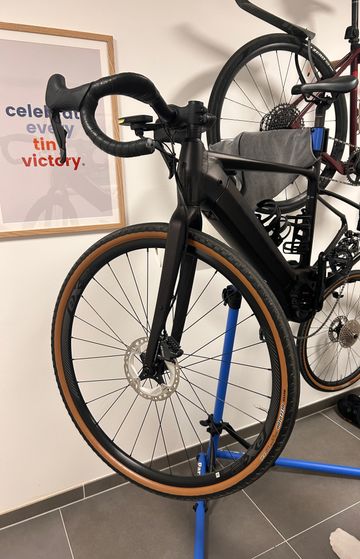 Used Giant Revolt E+ 2022 2022 Road & Gravel, Black — image 2 of 4