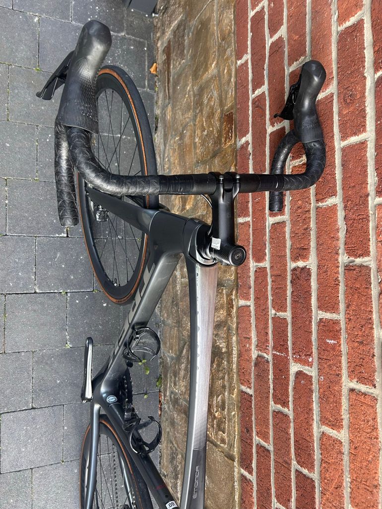 Used Trek Émonda SL 6 Pro 2021 2021 Road & Gravel, Hellgrau — image 11 of 11