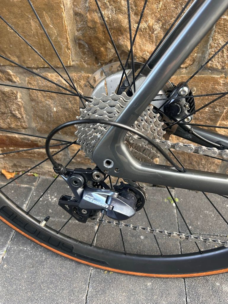Used Trek Émonda SL 6 Pro 2021 2021 Road & Gravel, Hellgrau — image 6 of 11