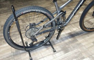 Gebrauchtes Pivot TRAIL 429 Pro XT/XTR 2024 2024 Mountainbike, Hellgrau, 29 — Bild 4 von 9