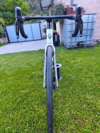 Used Megamo PULSE ELITE 12 SH12 2024 2024 Road & Gravel, White — image 9 of 10
