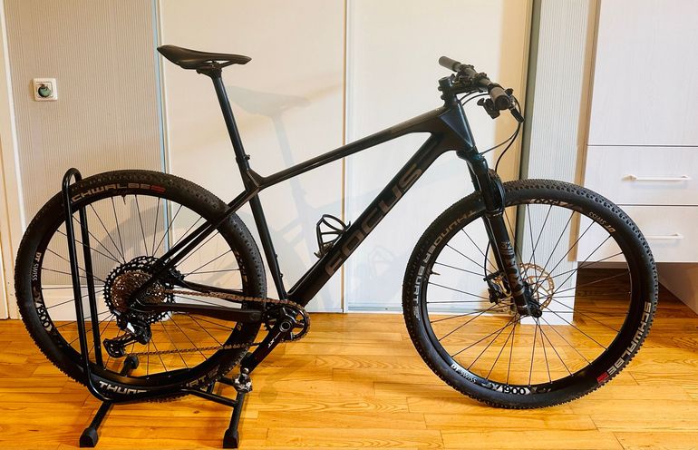 Used Focus Raven Shimano Deore XT 2021 Mountainbike, Schwarz — image 1 of 9