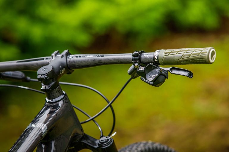 Used Lapierre Prorace CF 9.9 2023 2023 Mountainbike, Black, 29 — image 5 of 5