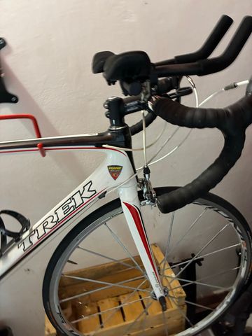 Used Trek Madone 6.9 2010 2010 Road & Gravel, White — image 4 of 4