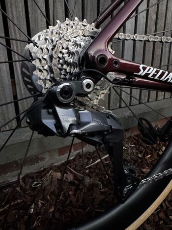 Used Specialized Tarmac Shimano Ultegra Di2 2025 Road & Gravel, Rot — image 7 of 9
