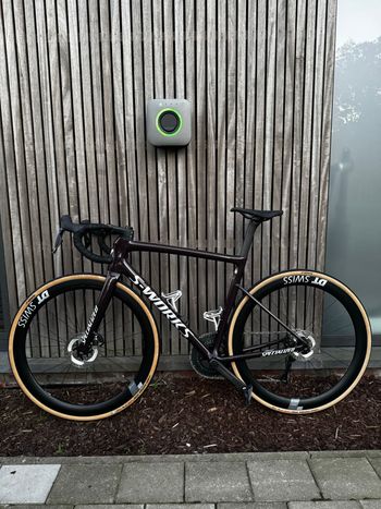 Used Specialized Tarmac Shimano Ultegra Di2 2025 Road & Gravel, Rot — image 2 of 9