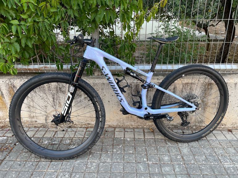 Used Specialized Epic SRAM XX SL Eagle AXS (T-Type) 2025 Mountainbike, White — image 1 of 7