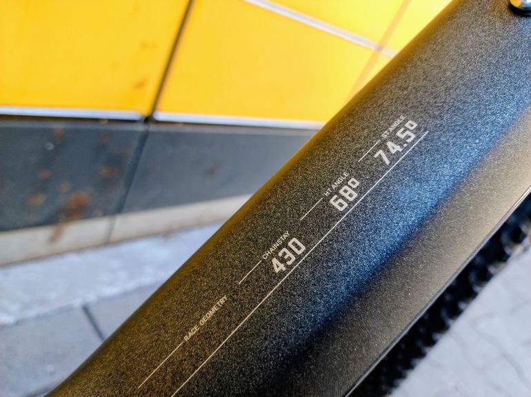 Used Orbea ALMA M30 2024 2024 Mountainbike, Hellgrau, 29 — image 16 of 19