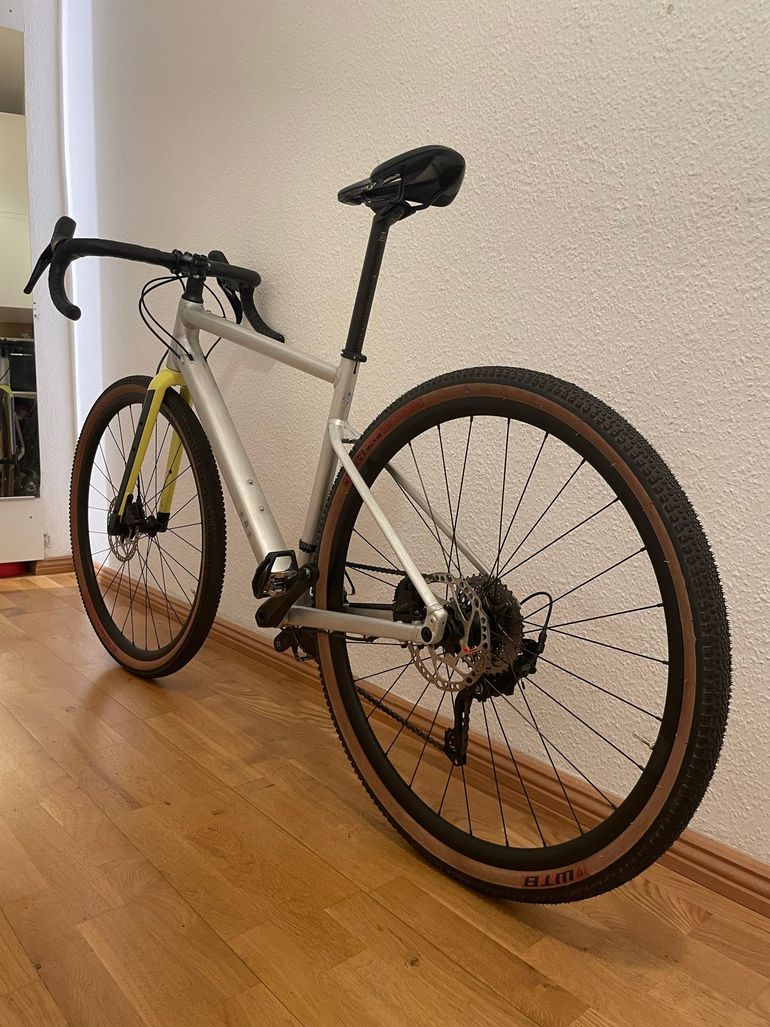 Used BMC URS AL TWO 2023 2023 Road & Gravel, Light Gray — image 5 of 19