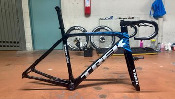 Gebrauchtes Trek emonda slr Custom Frameset 2021 Road & Gravel, Blau — Bild 1 von 10