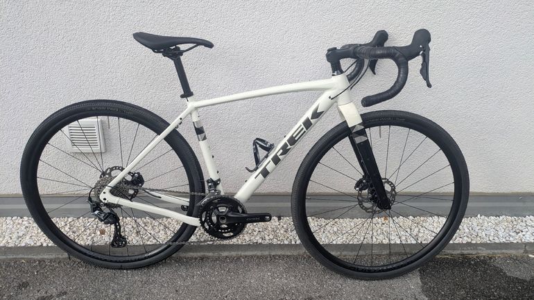 Used Trek Checkpoint ALR 5 2022 2022 Road & Gravel, White — image 1 of 11