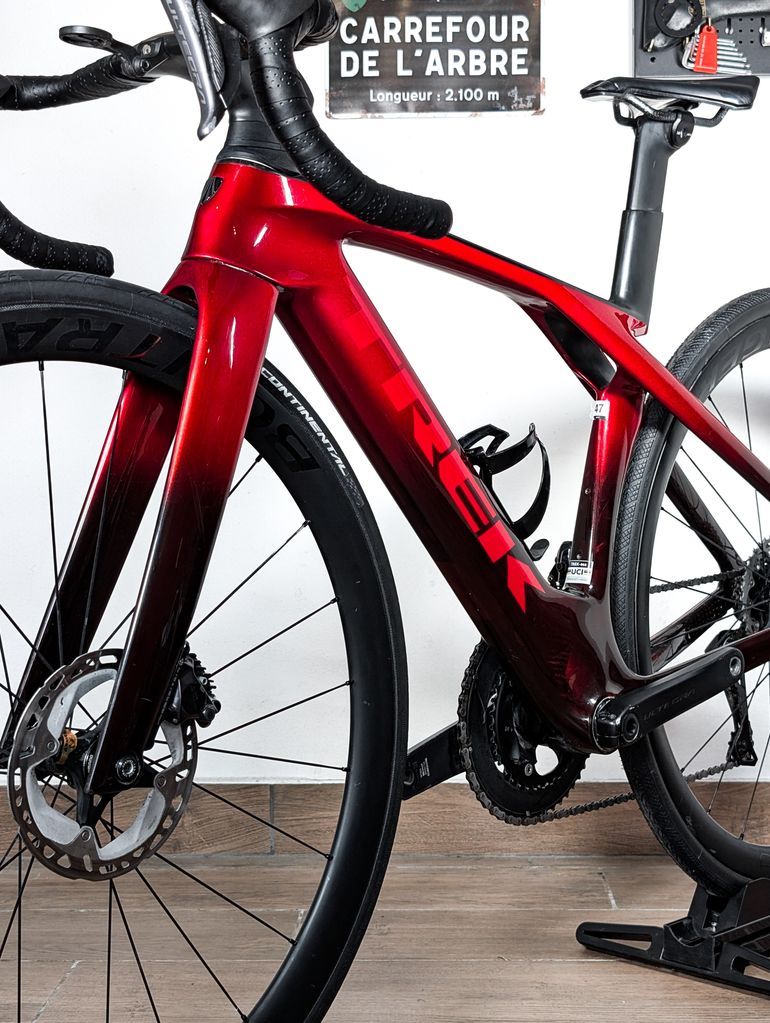 Used Trek Madone SLR 7 Gen 7 2024 2024 Road & Gravel, Rot — image 5 of 20