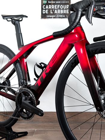 Used Trek Madone SLR 7 Gen 7 2024 2024 Road & Gravel, Rot — image 4 of 20