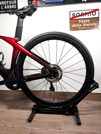 Used Trek Madone SLR 7 Gen 7 2024 2024 Road & Gravel, Rot — image 20 of 20