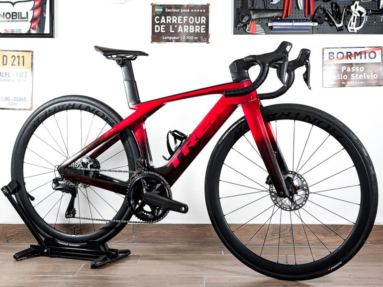 Used Trek Madone SLR 7 Gen 7 2024 2024 Road & Gravel, Rot — image 1 of 20