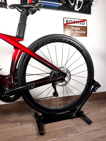 Used Trek Madone SLR 7 Gen 7 2024 2024 Road & Gravel, Rot — image 19 of 20