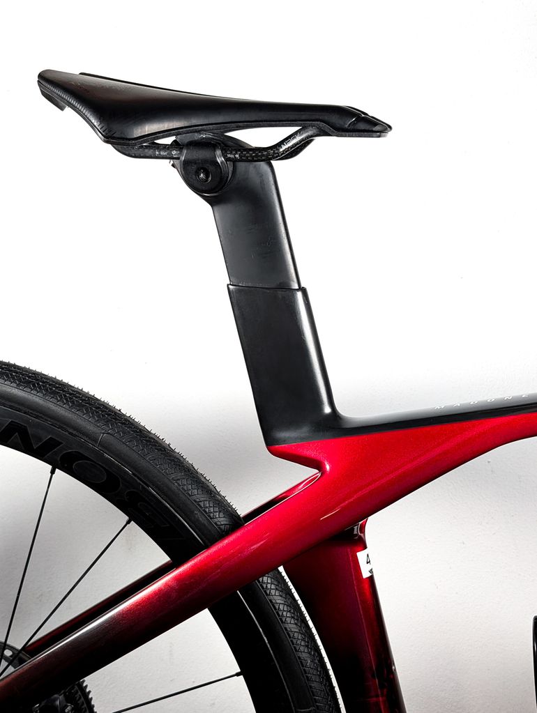 Used Trek Madone SLR 7 Gen 7 2024 2024 Road & Gravel, Rot — image 15 of 20