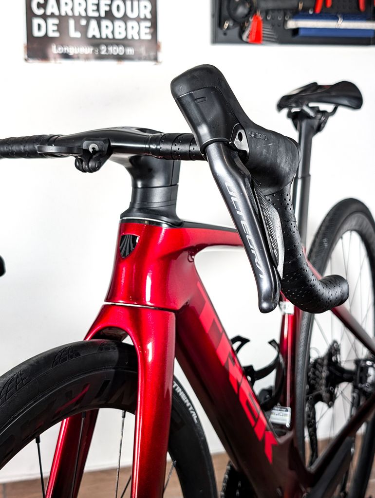 Used Trek Madone SLR 7 Gen 7 2024 2024 Road & Gravel, Rot — image 17 of 20