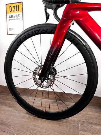 Used Trek Madone SLR 7 Gen 7 2024 2024 Road & Gravel, Rot — image 18 of 20