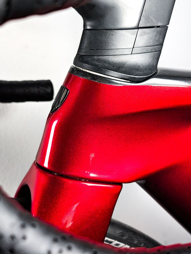 Used Trek Madone SLR 7 Gen 7 2024 2024 Road & Gravel, Rot — image 11 of 20