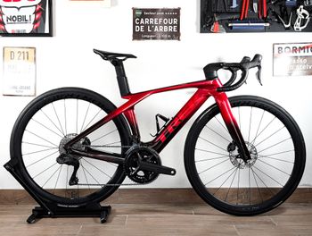 Used Trek Madone SLR 7 Gen 7 2024 2024 Road & Gravel, Rot — image 3 of 20