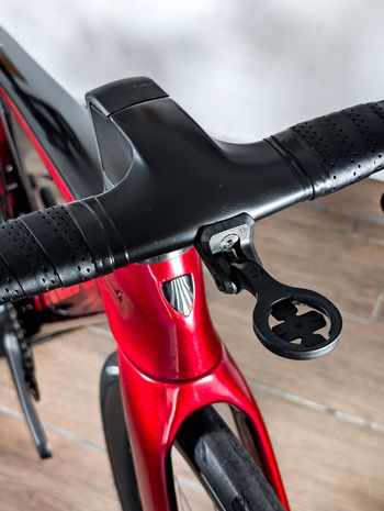 Used Trek Madone SLR 7 Gen 7 2024 2024 Road & Gravel, Rot — image 10 of 20