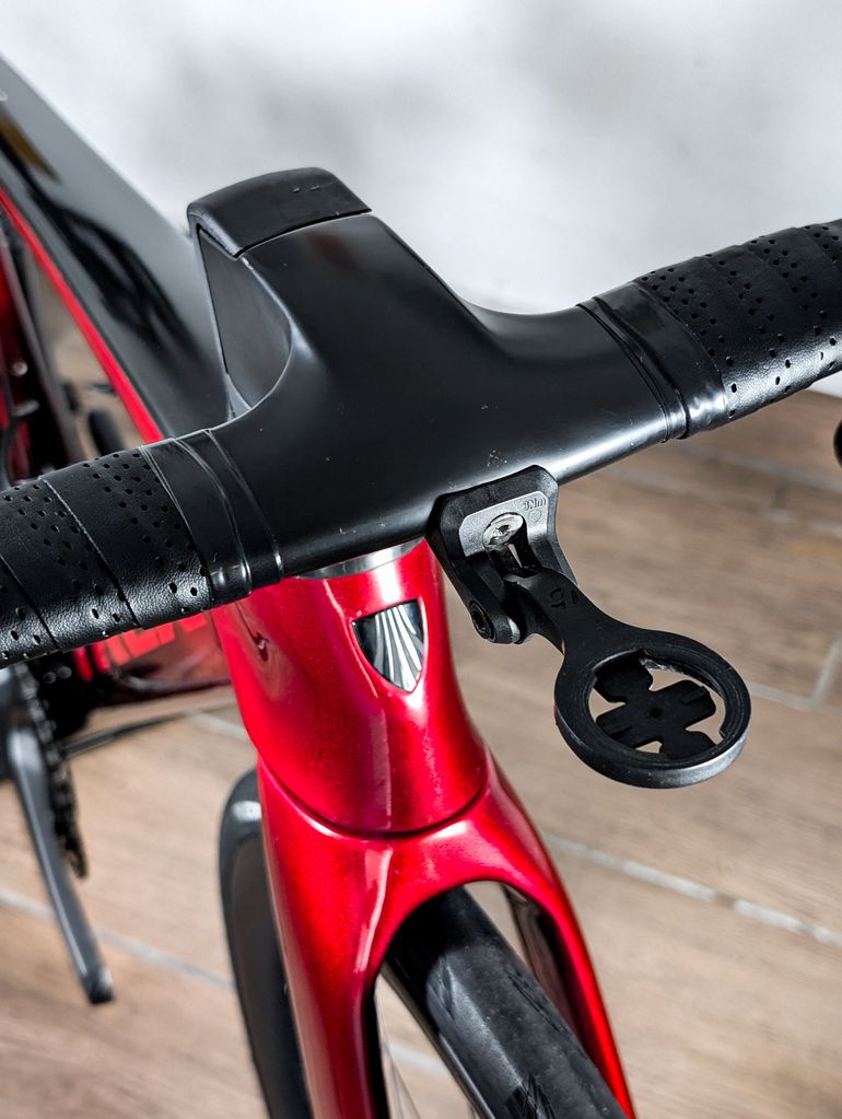 Used Trek Madone SLR 7 Gen 7 2024 2024 Road & Gravel, Rot — image 10 of 20