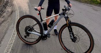 Used CUBE ELITE C:62, PRO 2024 2024 Mountainbike, Hellgrau, 29 — image 2 of 3