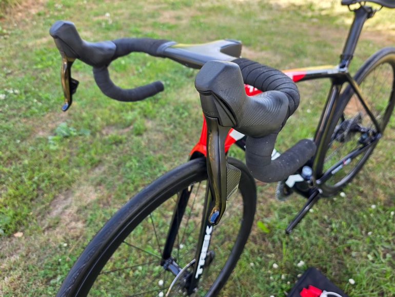 Used Trek Emonda SRAM Rival eTap AXS 2022 Road & Gravel, Red — image 8 of 18