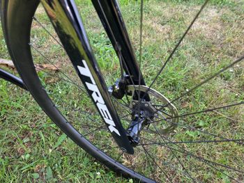 Used Trek Emonda SRAM Rival eTap AXS 2022 Road & Gravel, Red — image 18 of 18