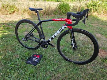 Used Trek Emonda SRAM Rival eTap AXS 2022 Road & Gravel, Red — image 2 of 18