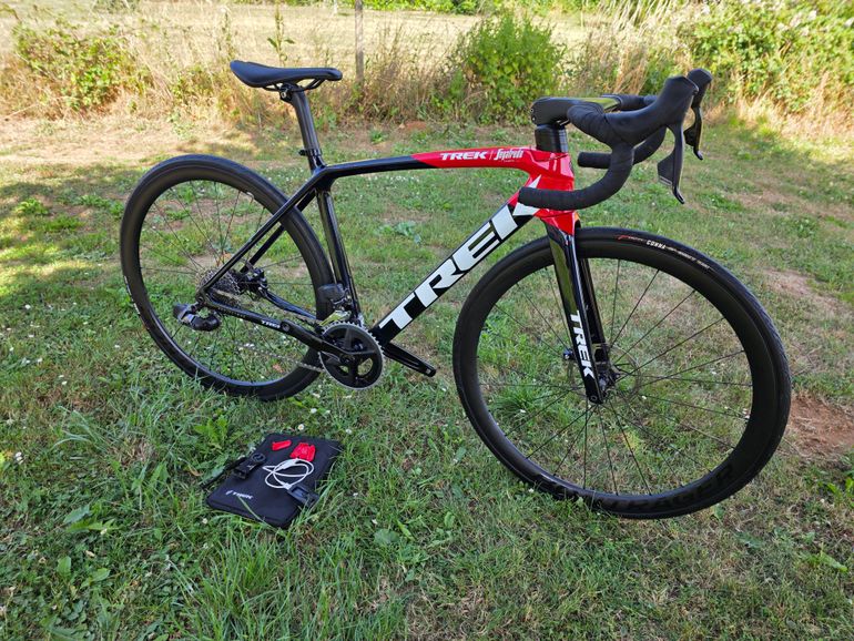 Used Trek Emonda SRAM Rival eTap AXS 2022 Road & Gravel, Red — image 2 of 18
