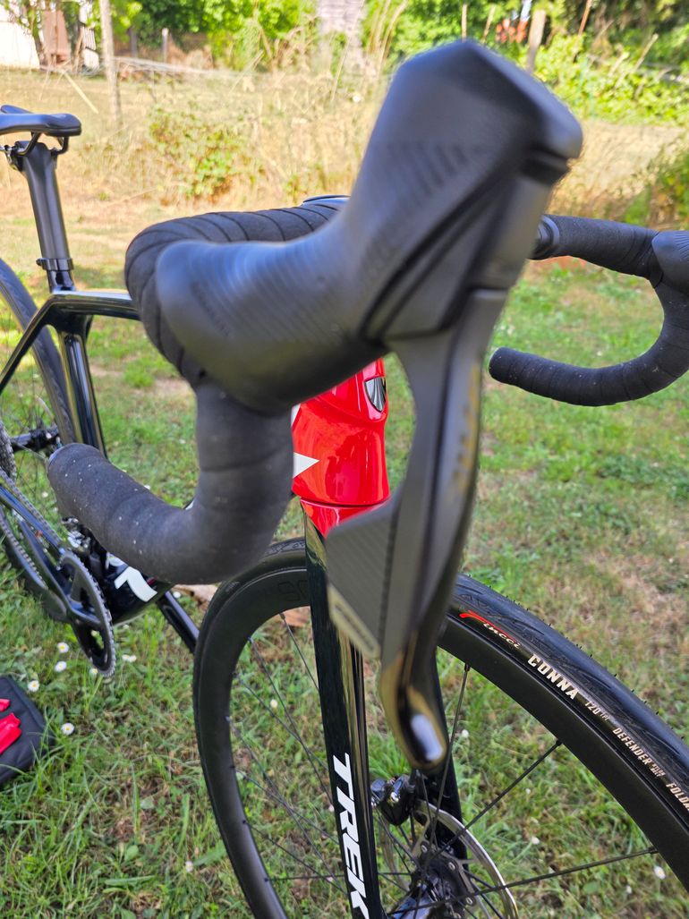 Used Trek Emonda SRAM Rival eTap AXS 2022 Road & Gravel, Red — image 11 of 18