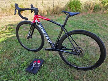 Used Trek Emonda SRAM Rival eTap AXS 2022 Road & Gravel, Red — image 10 of 18