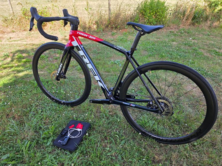 Used Trek Emonda SRAM Rival eTap AXS 2022 Road & Gravel, Red — image 10 of 18