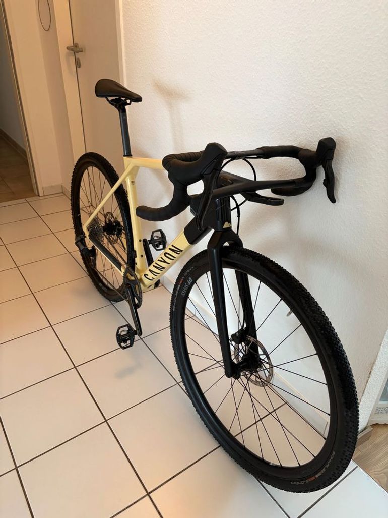 Used Canyon Grail CF SL 7 eTap 2023 2023 Road & Gravel, Weiß — image 1 of 14