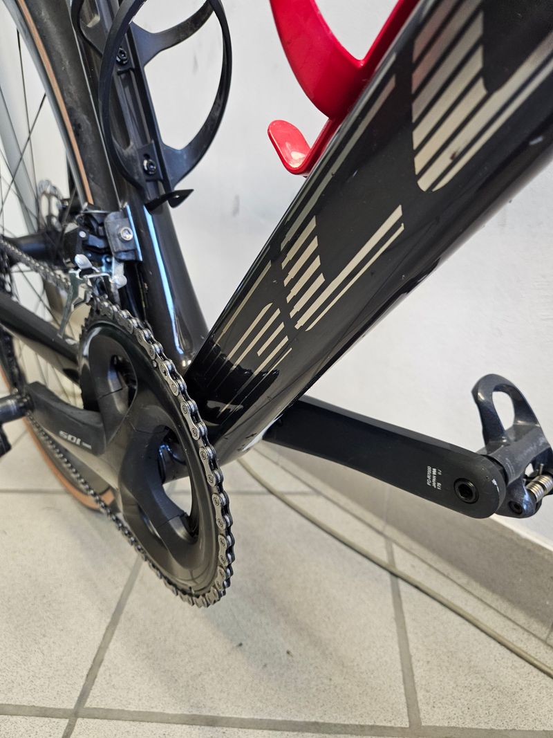 Scott Addict 30 2023 2023 Road & Gravel d'occasion — image 2 sur 16