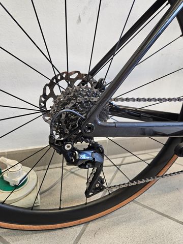 Scott Addict 30 2023 2023 Road & Gravel d'occasion — image 4 sur 16