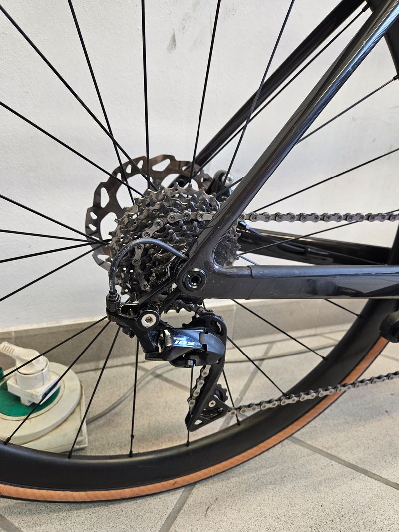 Scott Addict 30 2023 2023 Road & Gravel d'occasion — image 4 sur 16