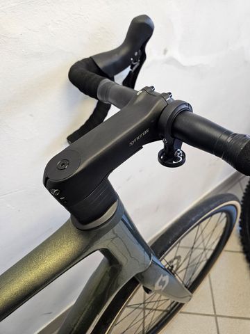 Scott Addict 30 2023 2023 Road & Gravel d'occasion — image 8 sur 16