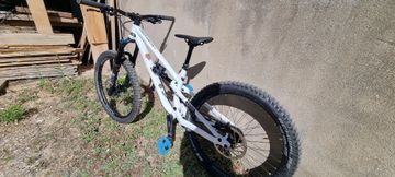 Used Commencal CLASH 2023 2023 Mountainbike, White, 27.5 — image 2 of 5