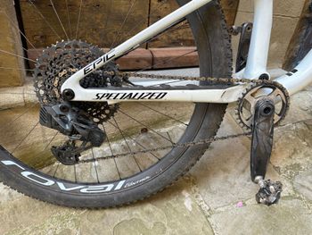 Used Specialized Epic Expert 2023 2023 Mountainbike, White, 29 — image 3 of 6