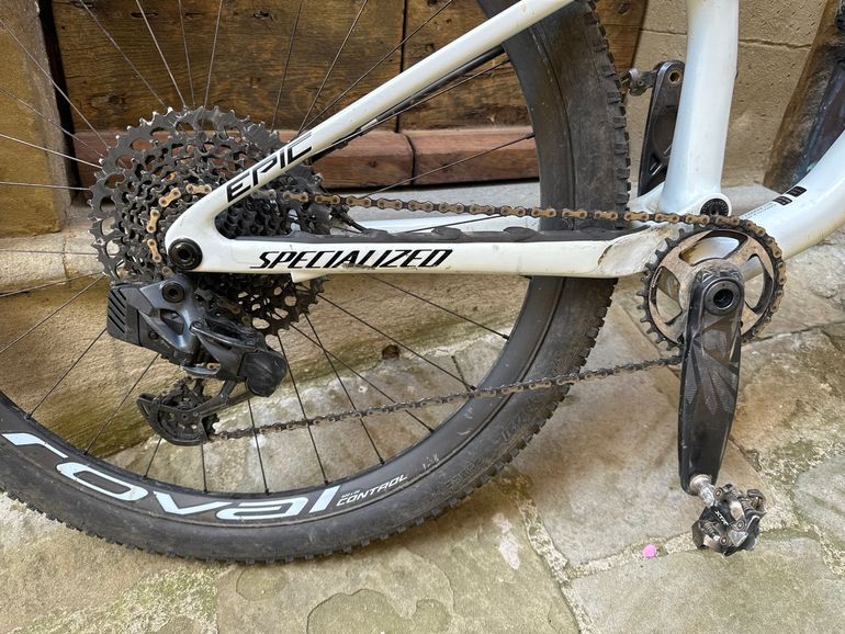 Used Specialized Epic Expert 2023 2023 Mountainbike, White, 29 — image 3 of 6