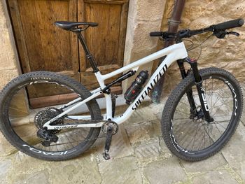 Used Specialized Epic Expert 2023 2023 Mountainbike, White, 29 — image 2 of 6