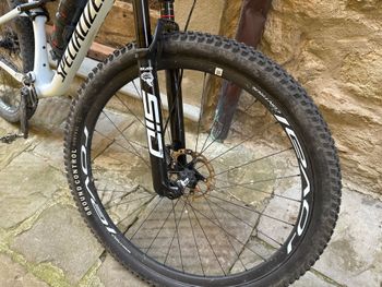 Used Specialized Epic Expert 2023 2023 Mountainbike, White, 29 — image 5 of 6