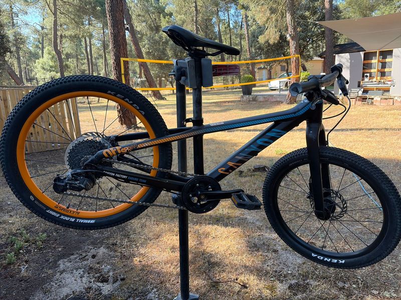 Canyon Offspring AL 20 2021 2021 Kids & Youth usato