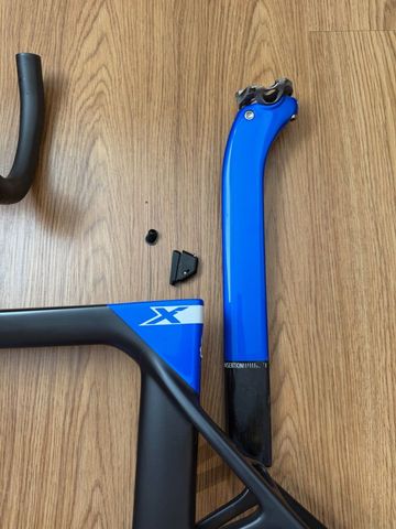 Gebrauchtes Pinarello Dogma X Frameset 2024 Road & Gravel, Blau — Bild 13 von 17