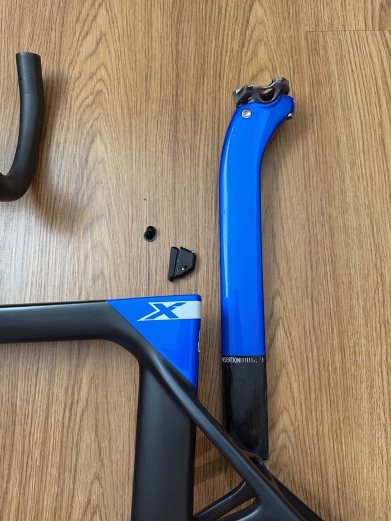 Gebrauchtes Pinarello Dogma X Frameset 2024 Road & Gravel, Blau — Bild 13 von 17