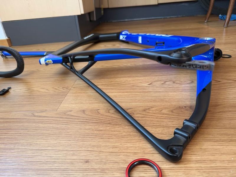 Gebrauchtes Pinarello Dogma X Frameset 2024 Road & Gravel, Blau — Bild 7 von 17